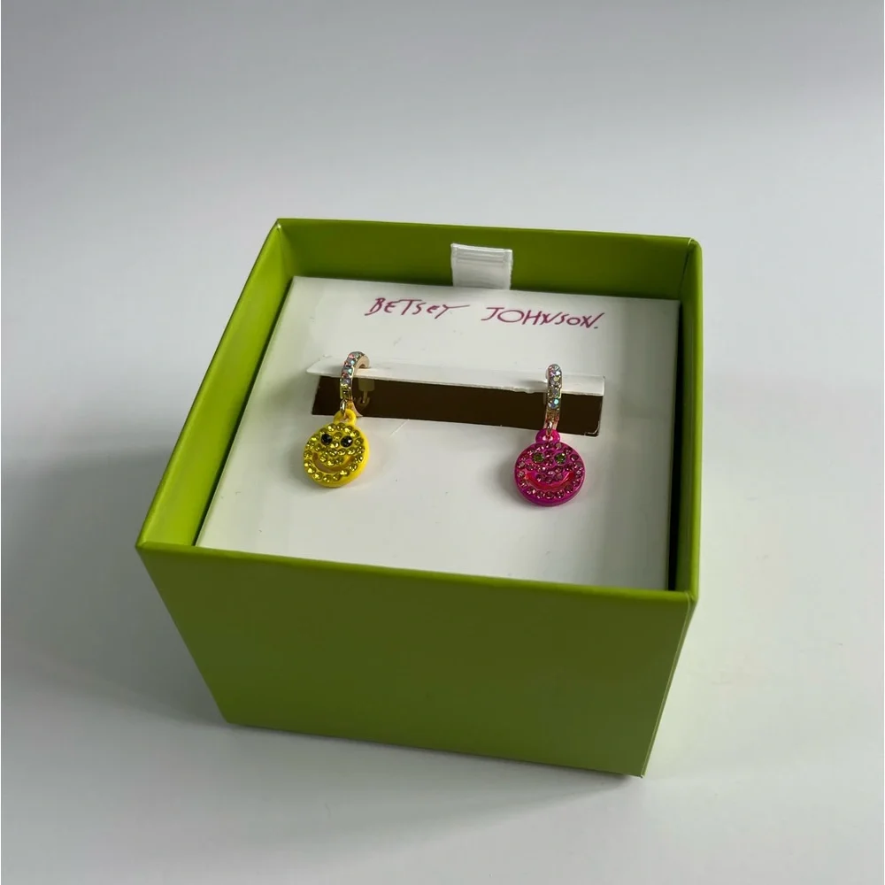 Betsey Johnson | Costume Jewelry Casual Style Earrings - Picture 7 of 7